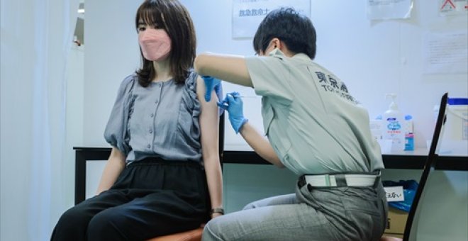 Japón administrará una tercera dosis de la vacuna contra la covid-19 en 2022