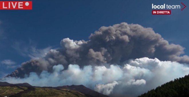 El volcán Etna vuelve a erupcionar