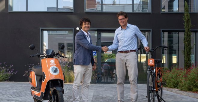 Just Eat adquiere una de las mayores flotas eléctricas de motos y bicis de España