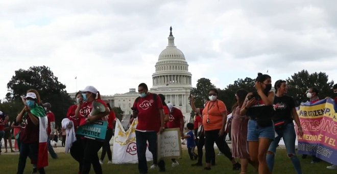 "¡Sí se puede!", el alarido de cientos de migrantes ante el Congreso de EEUU