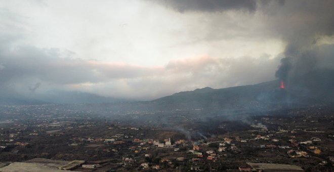La nube tóxica del volcán de La Palma puede provocar irritaciones e inflamación pulmonar