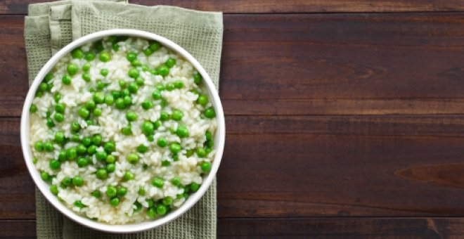 Pato confinado - Receta de risi e bisi: risotto de guisantes