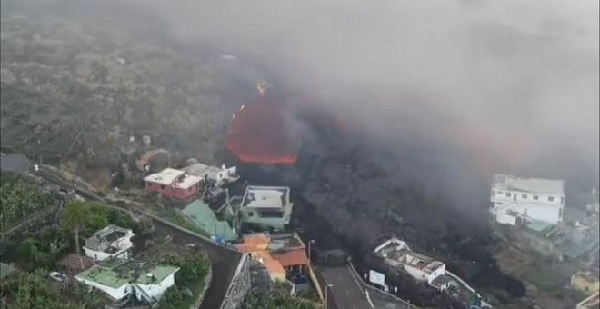 El volcán de La Palma continúa destrozando Todoque