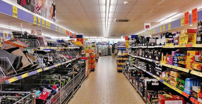Los españoles reducen un 9% su cesta de la compra anual