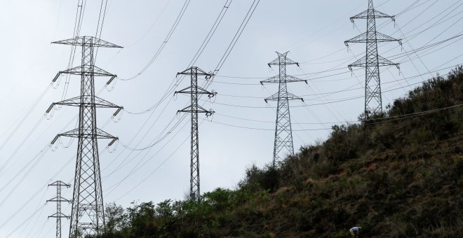 El precio mayorista de la luz cierra septiembre con ocho récords