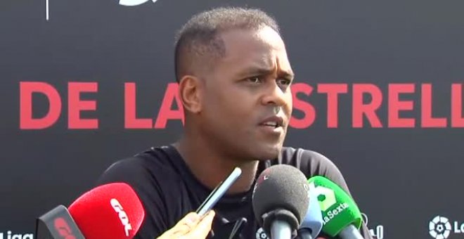 Kluivert sobre Koeman: "La destitución es lo más fácil. Hay que dejarle trabajar"