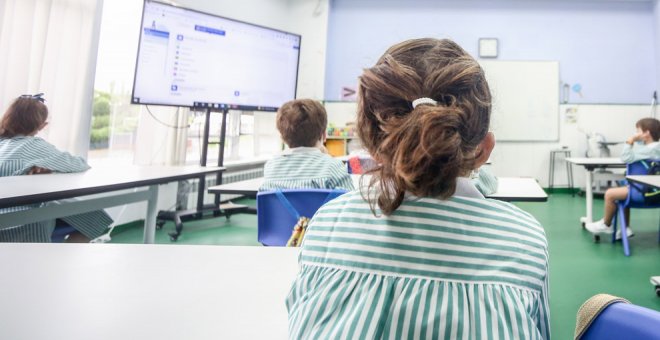 Cantabria cierra un aula más y suben hasta once las confinadas