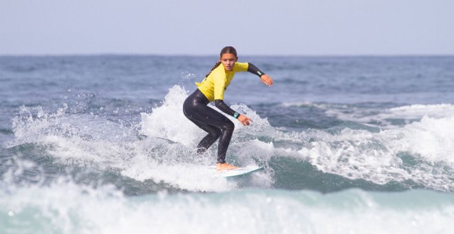 Las promesas del surf cántabro se lucen en El Farolillo