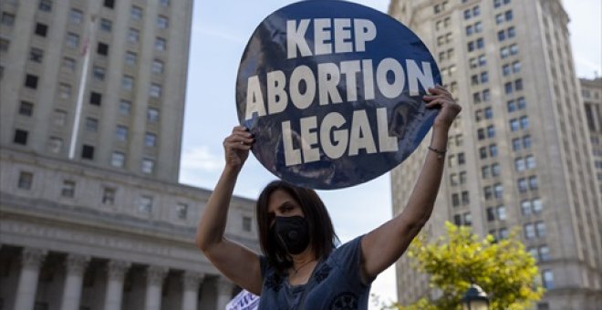 Un juez suspende temporalmente la restrictiva ley del aborto de Texas