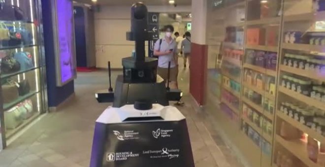Robots patrullan Singapur para vigilar comportamientos antisociales