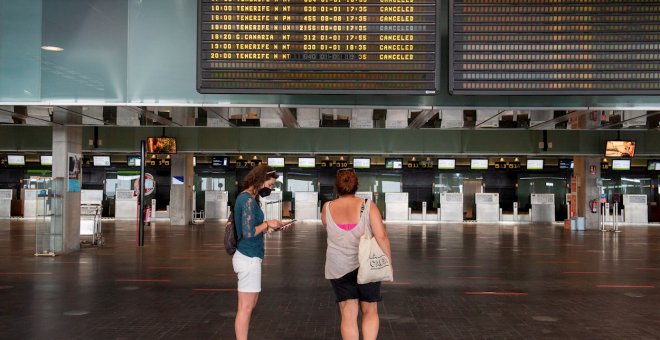 Las aerolíneas dejan de operar en Tenerife Norte por las cenizas del volcán de La Palma