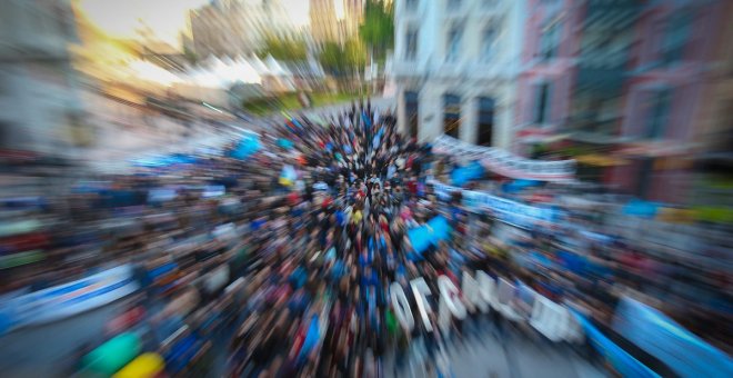 Los negacionistes del asturianu aperten files contra la oficialidá