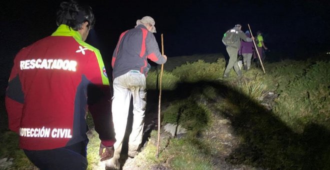 Rescatados dos senderistas desorientados en una ruta de Miera