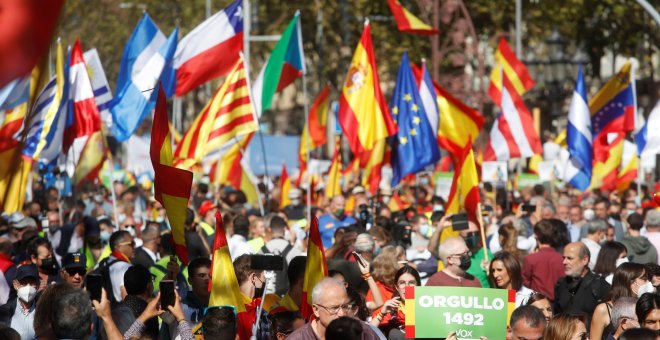 Punxa la manifestació a Barcelona de la dreta espanyolista pel 12 d'octubre