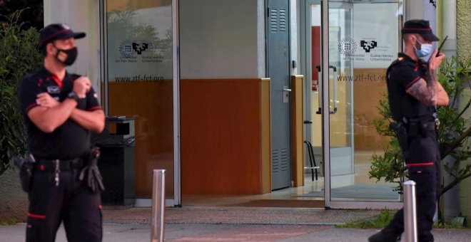 Detienen al joven que realizó 25 disparos en el campus universitario de Leioa, en Bizkaia