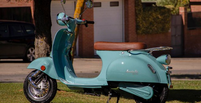 El nuevo scooter eléctrico de Invicta ofrece un diseño retro y un precio ajustado: 2.995 euros