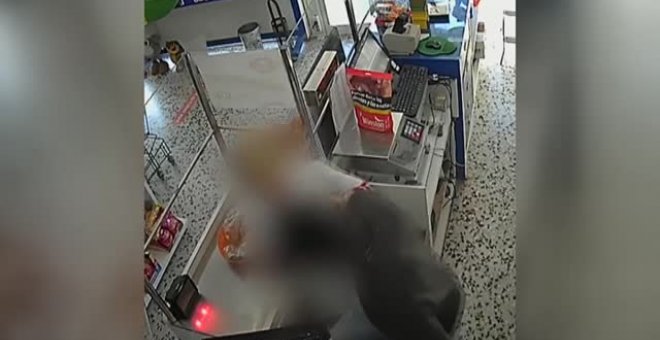 Violento intento de atraco en un supermercado de Barcelona
