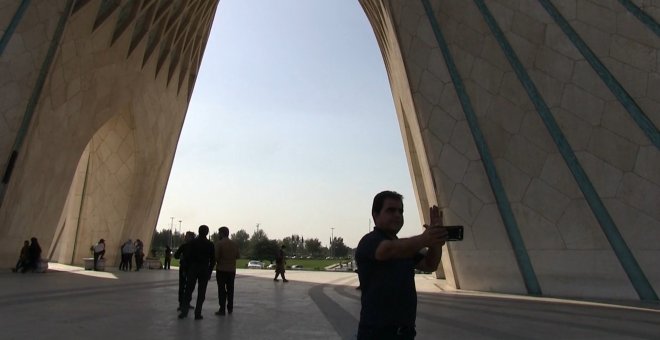 La Torre Azadi cumple 50 años como símbolo de las paradojas de Irán