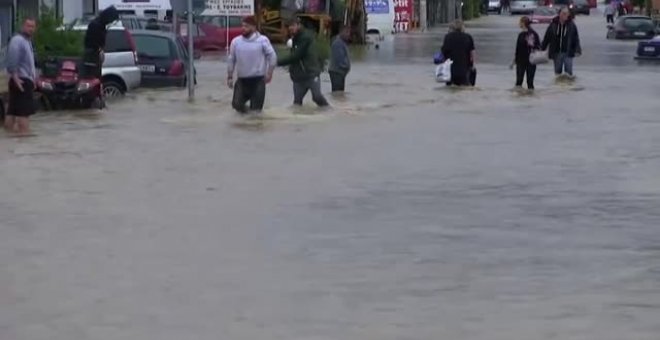 Fuertes inundaciones en la isla griega de Corfú y en Atenas tras los peores incendios de este verano