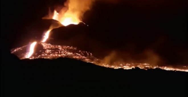 Un desbordamiento tras otro en el cono del volcán