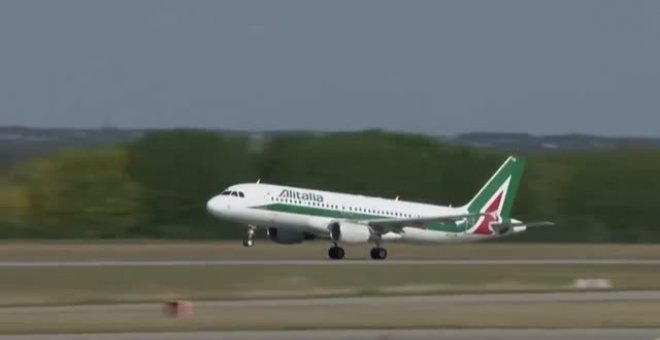 Alitalia aterriza por última vez tras 75 años de historia