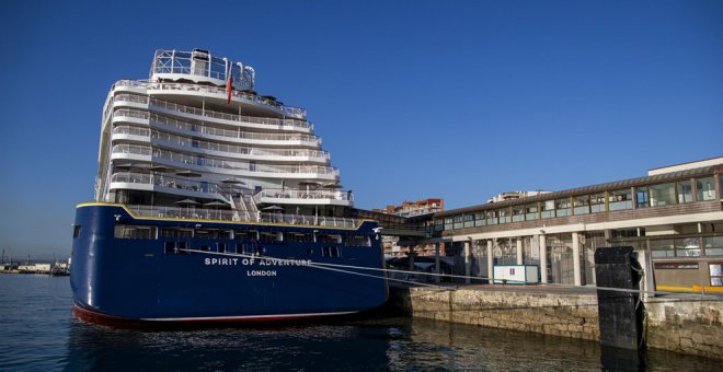 El crucero 'Spirit of Adventure' hace escala por primera vez en Santander