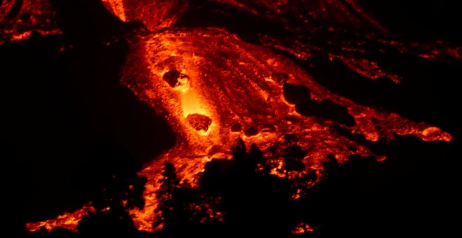 Se abre una nueva boca en el volcán de La Palma en la ladera sureste