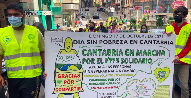 La 86 Marcha Cantabria Solidaria por el 0,77% entrega 747 kilos de alimentos