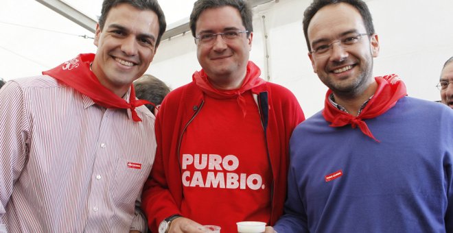 Sánchez, López y Hernando: la intrahistoria de un presidente y sus dos mejores amigos
