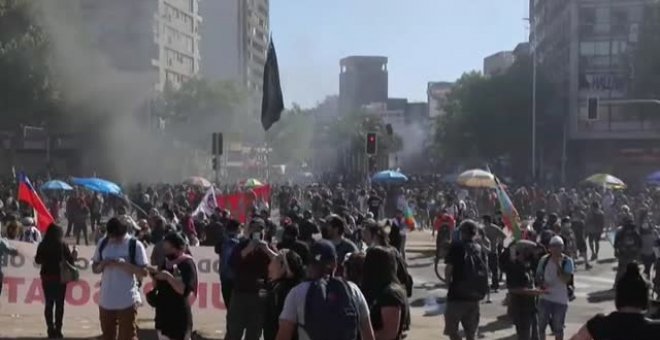 Enfrentamientos y protestas en el aniversario del estallido social en Chile