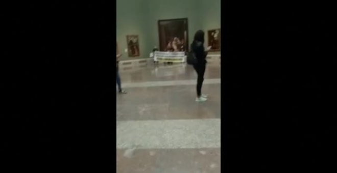 Un grupo de víctimas del aceite de colza se encierra en el museo del Prado y amenaza "con retransmitir en directo su descanso eterno"