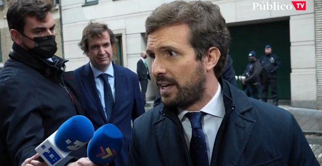 Casado, desde Bruselas: "¿El señor Macron está negociando con los que justifican los atentados de Bataclan para los presupuestos?