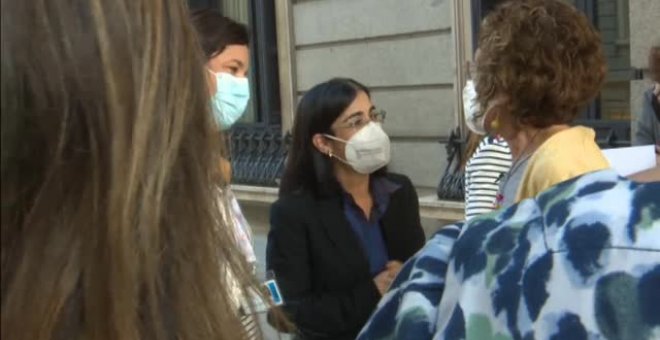 Madrid anuncia que las mascarillas dejarán de ser obligatorias en los patios de los colegios