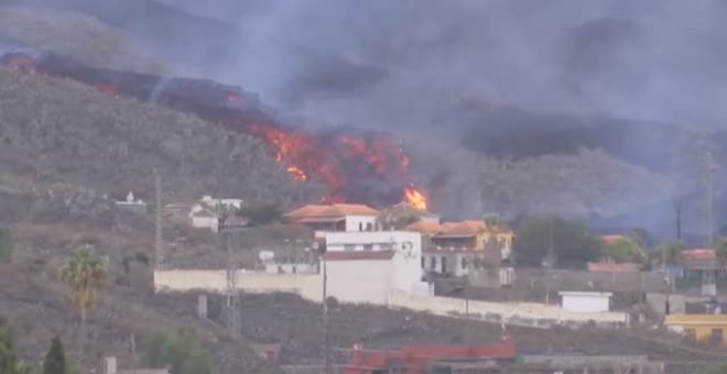 Gran despliegue en La Palma para evitar mayores daños en el suministro eléctrico tras el volcán