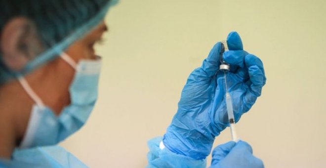 Castilla-La Mancha combinará desde el próximo lunes la tercera dosis con la vacuna de la gripe