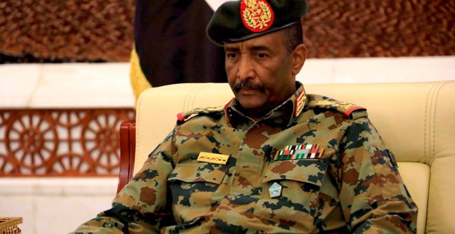 El líder militar de Sudán promete la formación de un nuevo gobierno