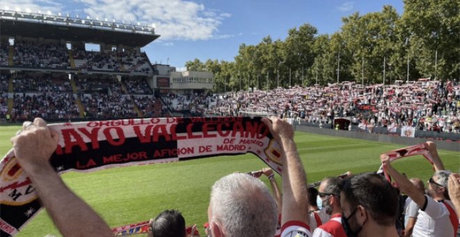 La afición reclama su sitio en el nuevo fútbol