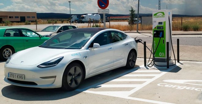 Acciona Energía compra la empresa de recarga de coches eléctricos Cargacoches