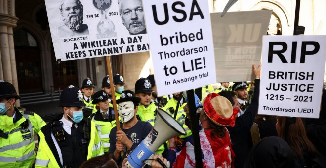 El abogado de Assange: "La extradición permitiría a la Justicia de EEUU perseguir a periodistas críticos por todo el mundo"