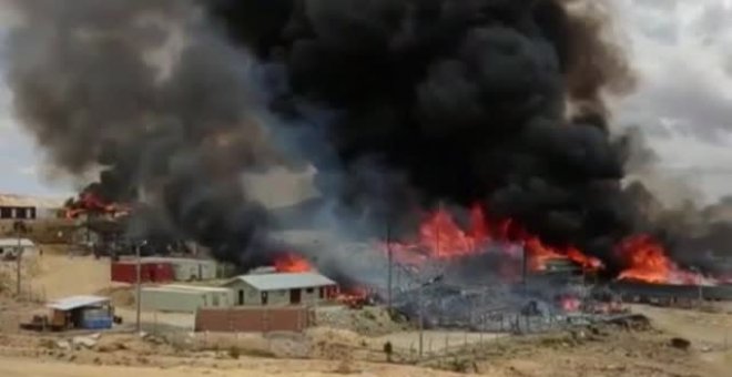 Manifestantes incendian una explotación minera de oro en el sur de Perú