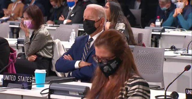 Biden "se duerme" medio minuto en una ponencia de la COP26 en Glasgow