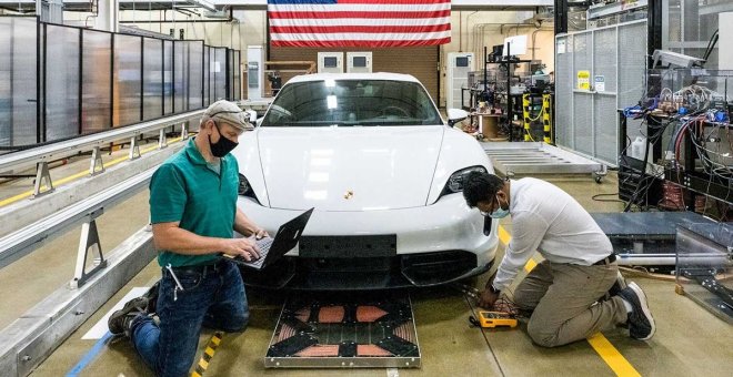 El Grupo Volkswagen trabaja en el desarrollo de la carga inalámbrica para sus coches eléctricos