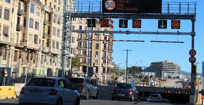 Els cotxes ja surten de Barcelona cap a la banda Besòs pel nou túnel de les Glòries
