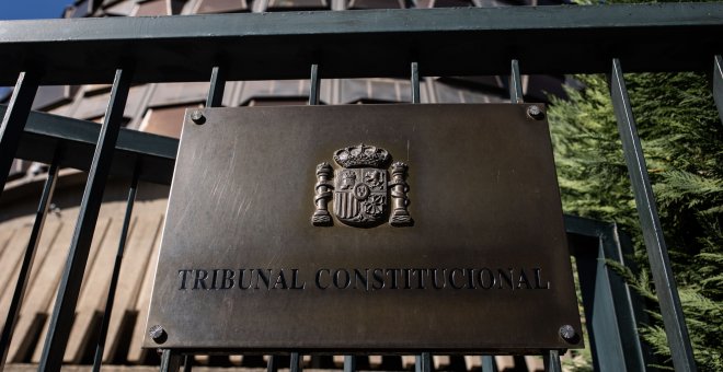 El Tribunal Constitucional rechaza las 33 recusaciones contra Espejel y Arnaldo presentadas por los líderes del 'procés'