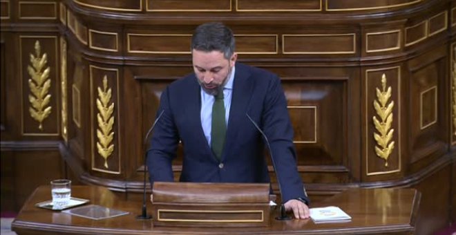 Abascal acusa a Sánchez de "importar jóvenes africanos mientras los nuestros tienen que estar en sus casas"