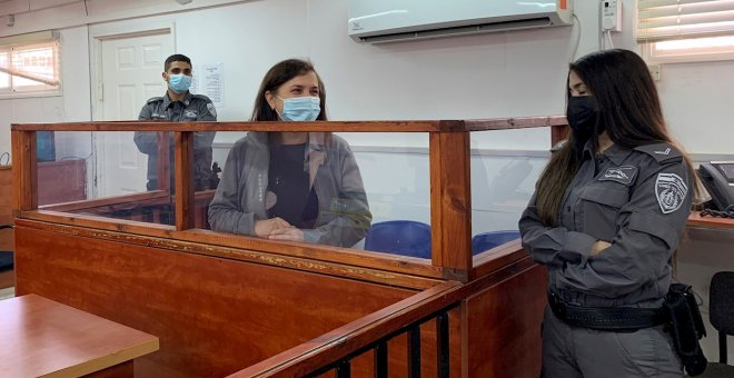 La Fiscalía israelí ofrece un pacto a la activista Juana Ruiz para reducir sus cargos y su pena a 13 meses de cárcel