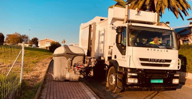 Los camiones de basuras de la nueva concesionaria ya trabajan en Santander