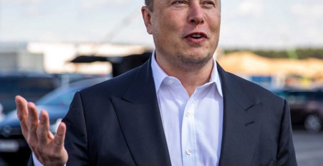 La ironía (de dudoso gusto) lanzada por Elon Musk a Bernie Sanders