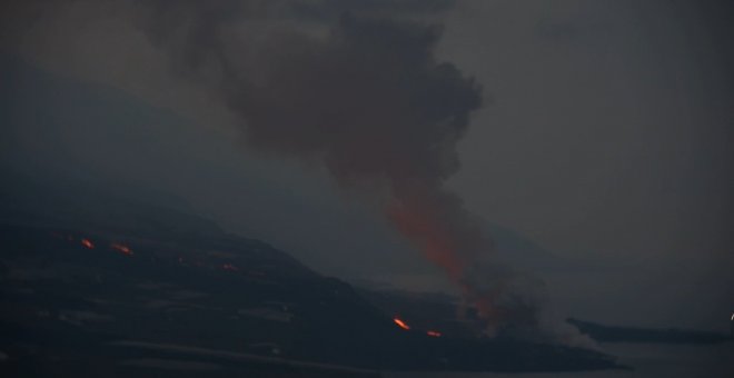 Baja la energía, pero la erupción no acabará pronto en La Palma