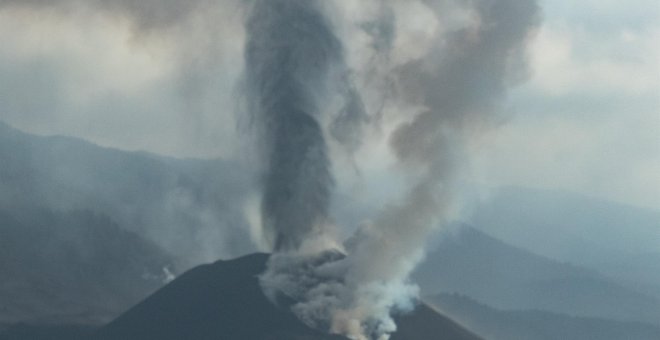 La energía del volcán de La Palma vuelve a subir, tras el descenso de los últimos días